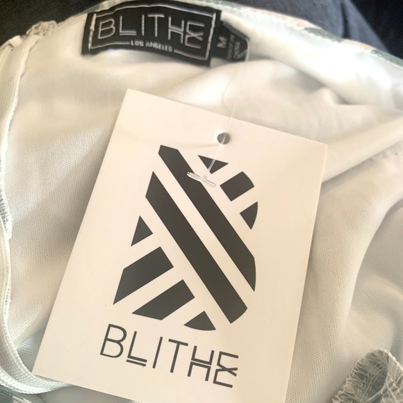 CUT OUT RUFFLE DRESS SAGE 😍 - Picture 10 of 10